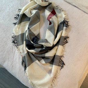 Burberry Classic Nova Check Scarf/Wrap
